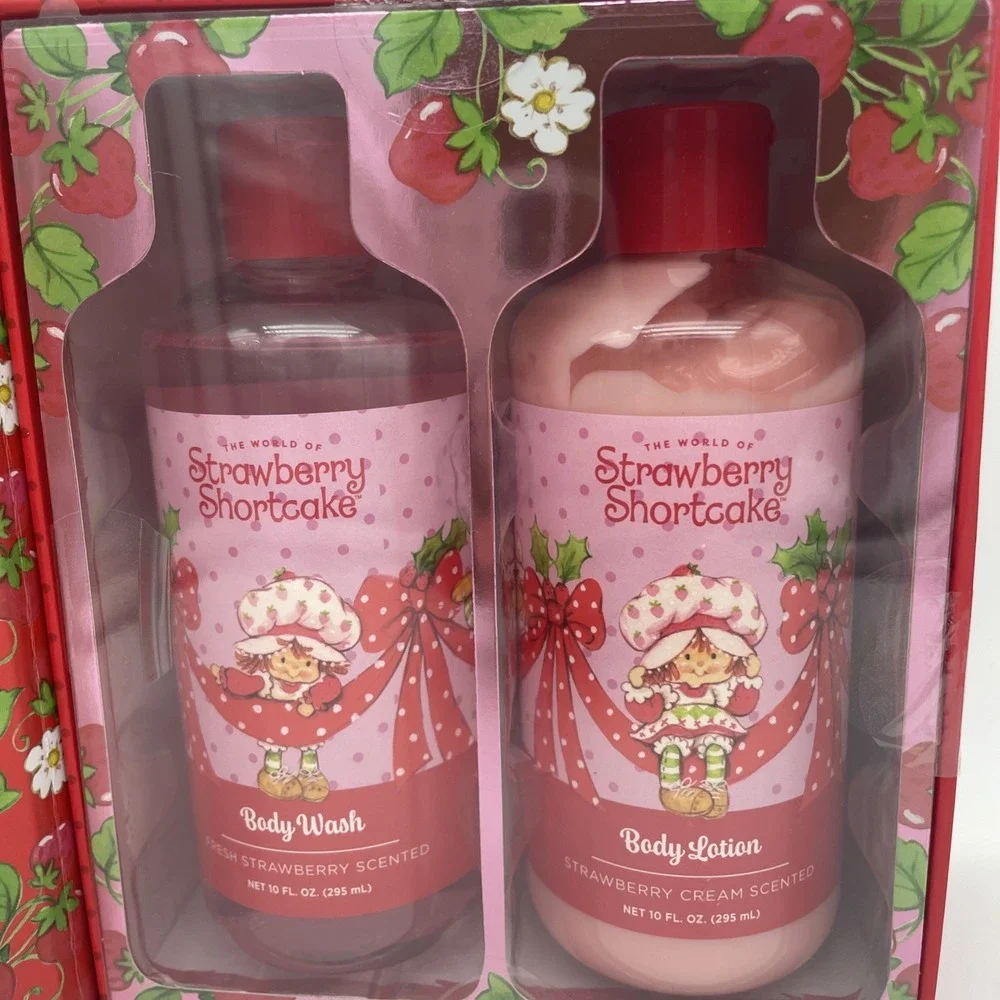 Strawberry Shortcake Gift Set with 10oz Body Wash And Lotion - Strawberry Cream
